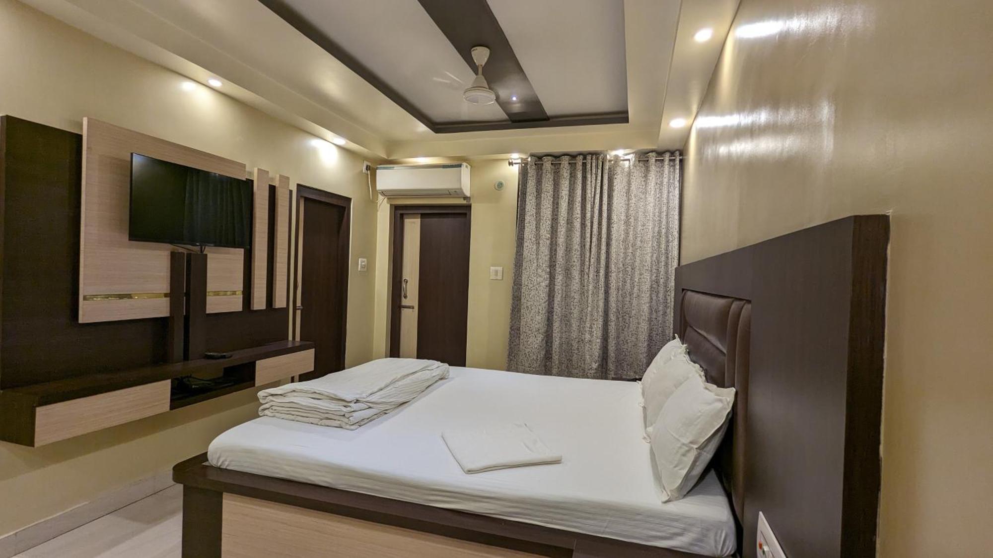 Hotel Binapani Deluxe 1 Tarapith Exteriér fotografie